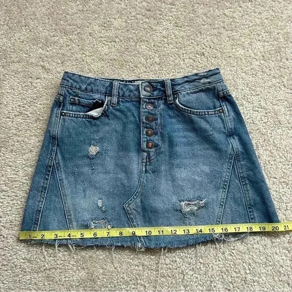 Free People We The Free Button Fly Distressed Denim Jean Mini Skirt Women Sz 26 - Picture 10 of 14